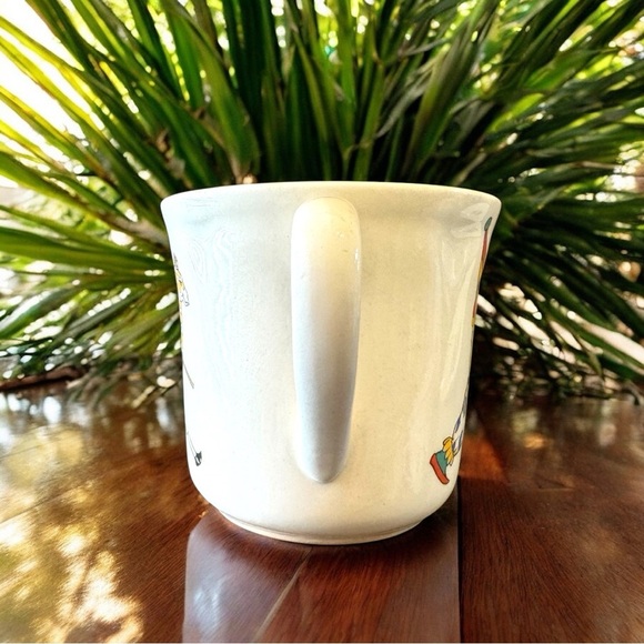 VINTAGE Circus-Themed Mug - Bear on Giraffe & Clown with Drum - Picture 5 of 11